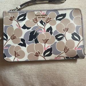 Kate Spade New York Cameron Breezy Medium Floral Wristlet
